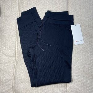 New lulu tight legging like joggers